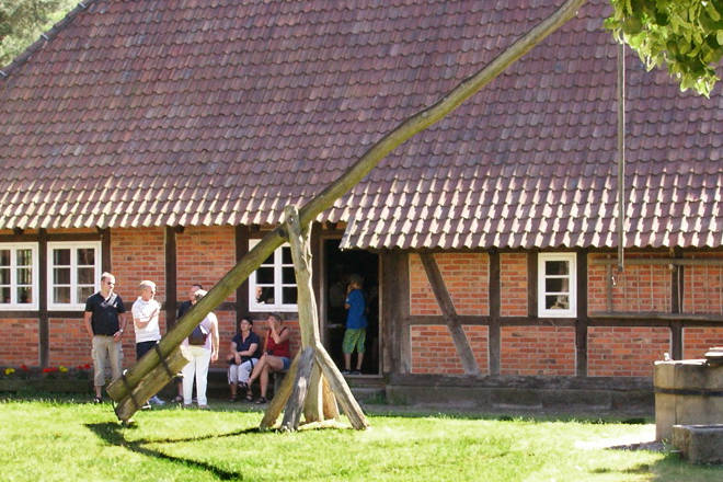 Impressionen vom Backtag auf dem Winser Museumshof