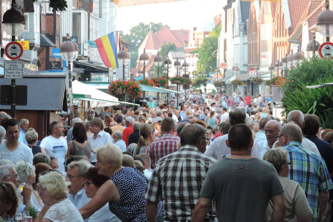 Impressionen vom großen Pellkartoffelessen in Nienburg
