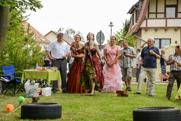 Impressionen vom Kirschsteinweitspucken beim Kirsch- und Ziegelfest in Glindow