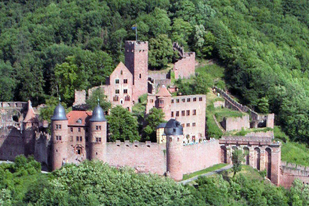 Burg Wertheim lädt ein zum Mittelalter-Burgfest
