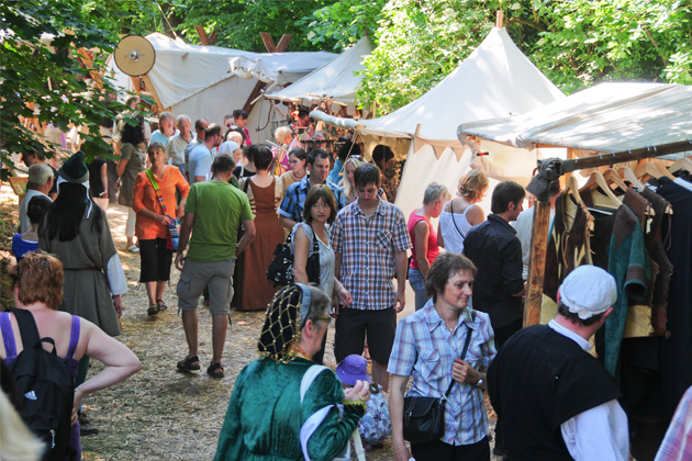 Markttreiben auf dem Mittelaltermarkt in Kirkel