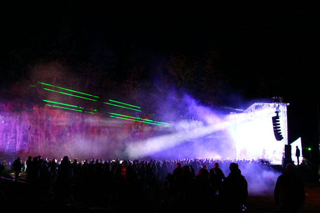 Impressionen von der Performance zum Stein auf dem Rochlitzer Berg im Seidelbruch