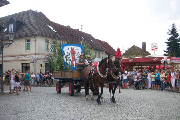 Festumzug (Schaubild mit Stadtwappen) zum Rothenburger Sommerfest