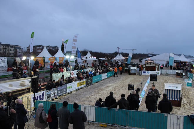Impressionen vom Winterstrandkorbfest mit Eisbaden in Ahlbeck