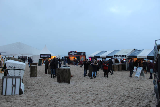 Impressionen vom Winterstrandkorbfest mit Eisbaden in Ahlbeck