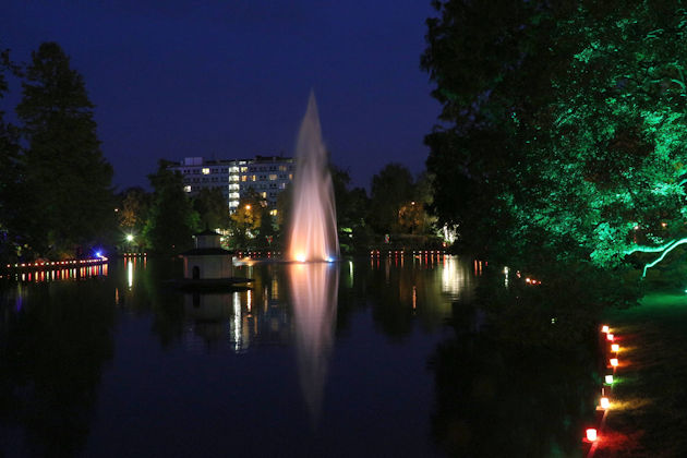 Impressionen von den Zweibrücker Rosentagen mit Lichterfest im Rosengarten Zweibrücken